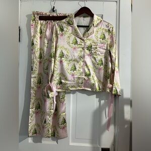 NWT Ekouaer Satin Christmas Pajamas with Bows